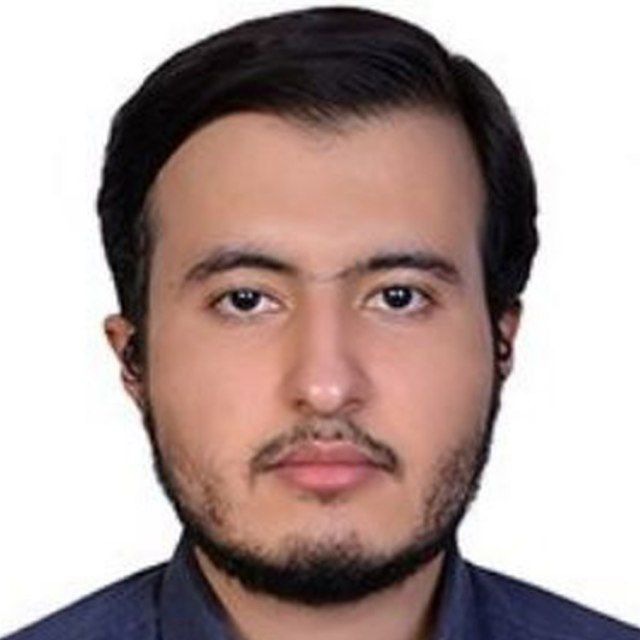 مدرس ادبیات، عربی و زبان انگلیسی سپهر موسوی