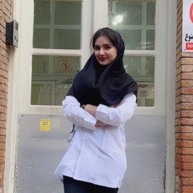 مدرس زیست و شیمی عسل صدیق نیا