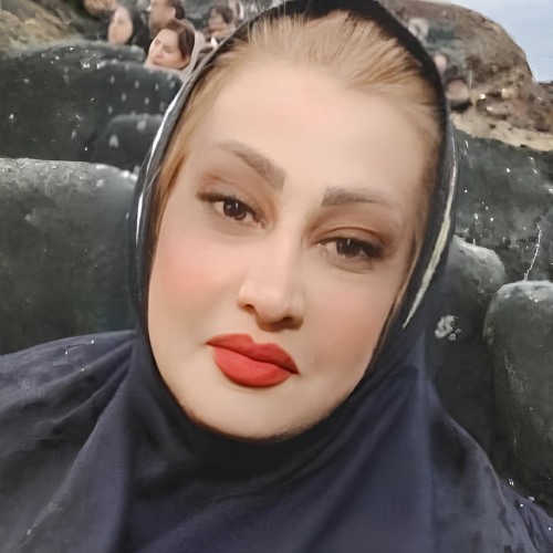 مدرس ابتدایی مانا شهنی منصوری